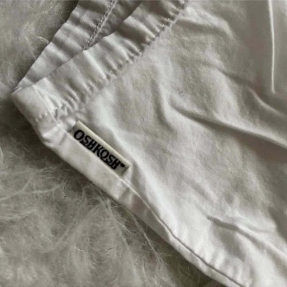 Vintage OshKosh B'gosh White Blouse with Multicolor Floral Embroidery
